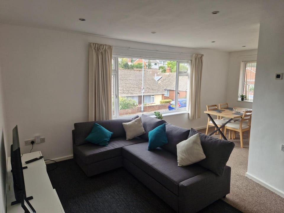 Lonsdale Road House in Exeter