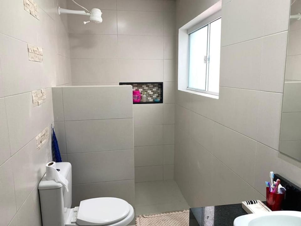 Beautiful house 550 meters from Cabeçudas Beach House in State of Santa Catarina