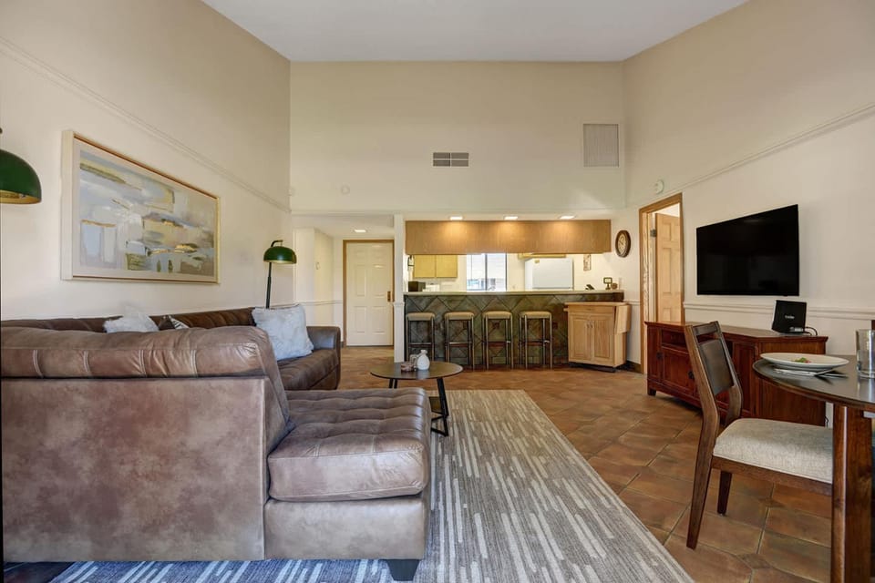 Relaxing 2 Bedroom Palm Resort Escape House in Palm Desert