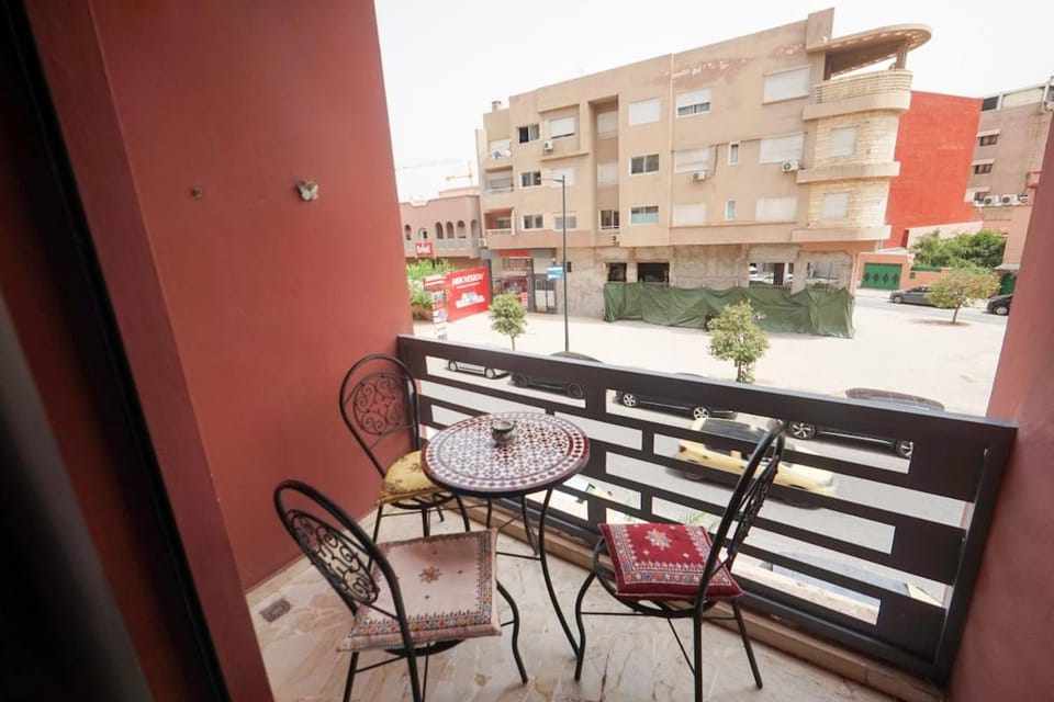 Cozy 2 Bedroom Appartment in Marrakech Downtown Guéliz near Marrakech Railway station, Seasonal Pool Inside by RES Apartment in Marrakesh