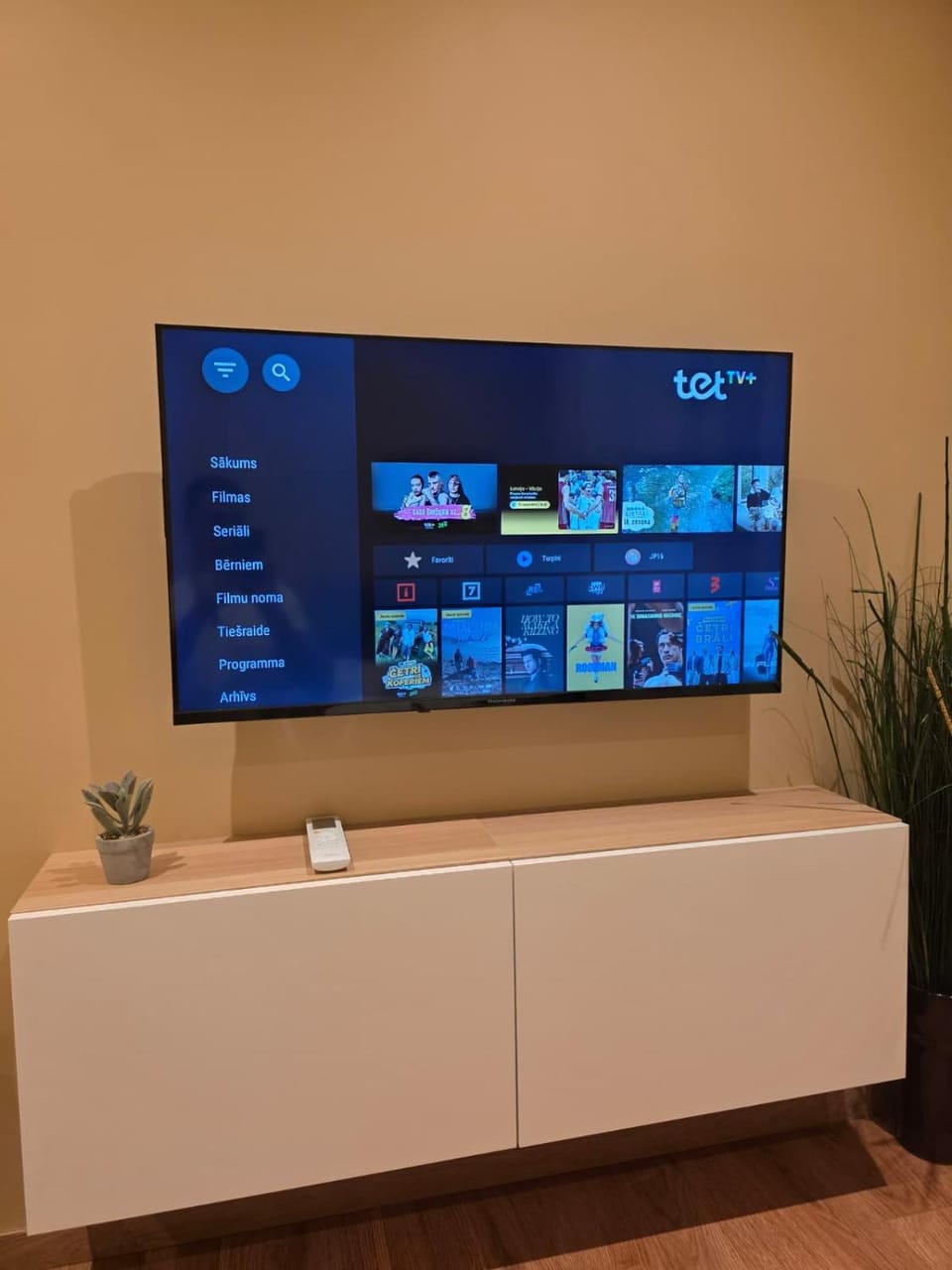 Communal lounge/ TV room, TV and multimedia, Evening entertainment