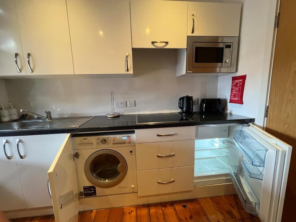 Modern Studio with King Street Views City Centre Apartment in Nottingham