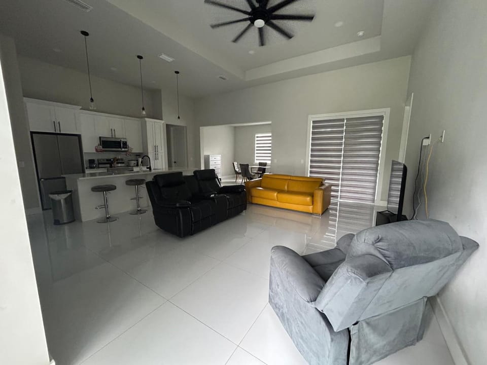 Azure Oasis House House in Lehigh Acres