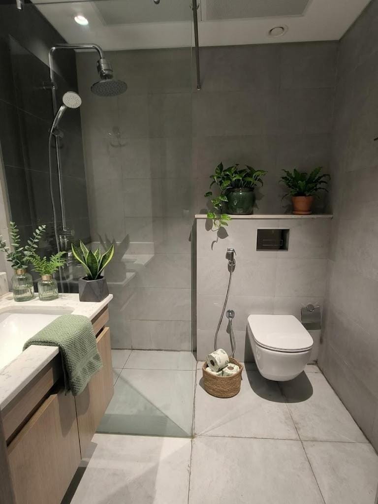Jumeirah Garden Stay Near Emirates Metro Station Males Only Capsule hotel in Dubai