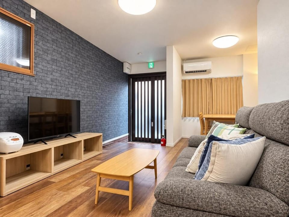 シオヒカリ九条凪 独栋 电车到USJ或難波或梅田约5分钟 110平方 Private house Villa in Osaka