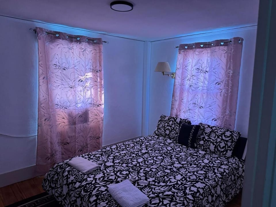3 bedrooms apartment Near Malls Hospital Salem Apartment in Danvers