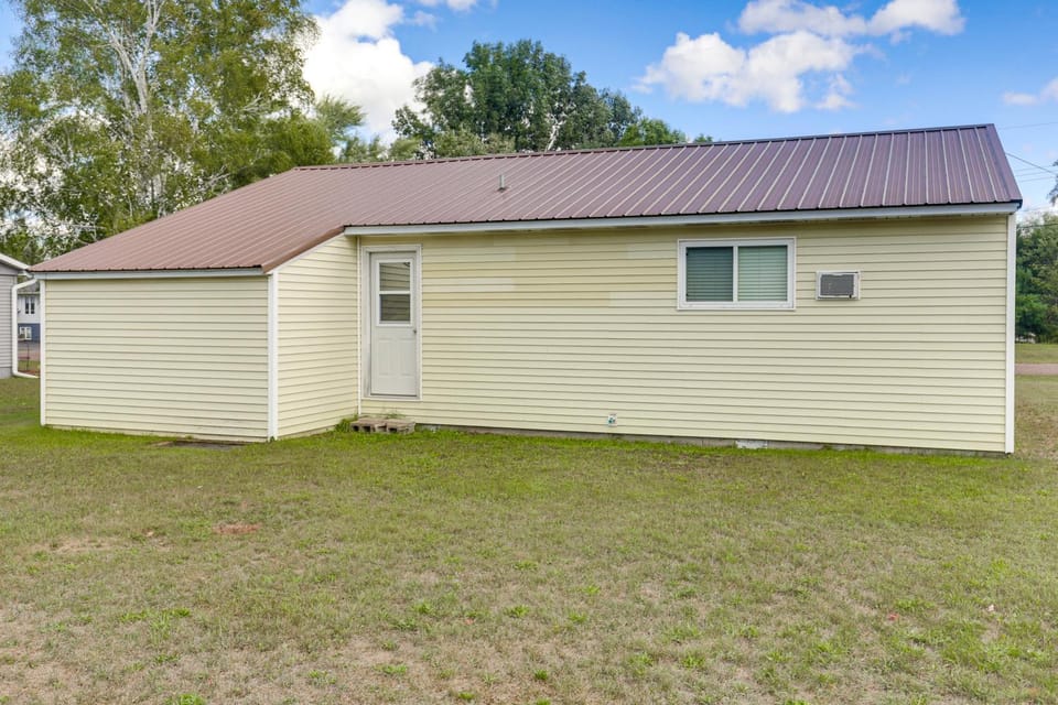 All-Seasons Lake Gogebic Home: Near Porcupine Mtns House in Michigan