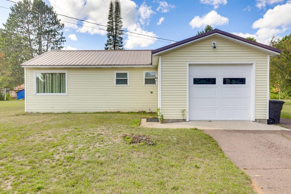 All-Seasons Lake Gogebic Home: Near Porcupine Mtns House in Michigan
