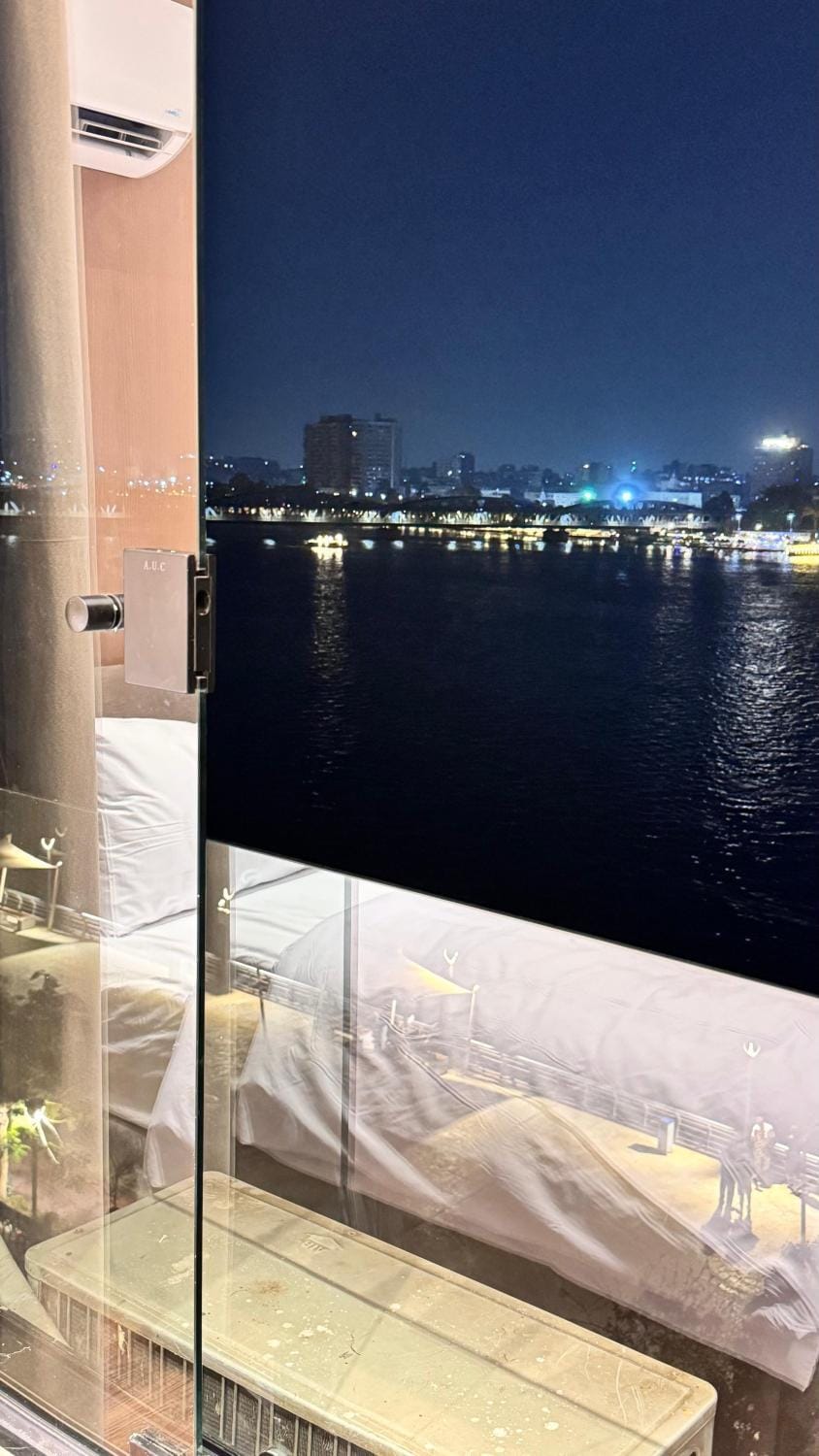 سويت فندقي بإطلاله عالنيل مباشر Apartment in Cairo
