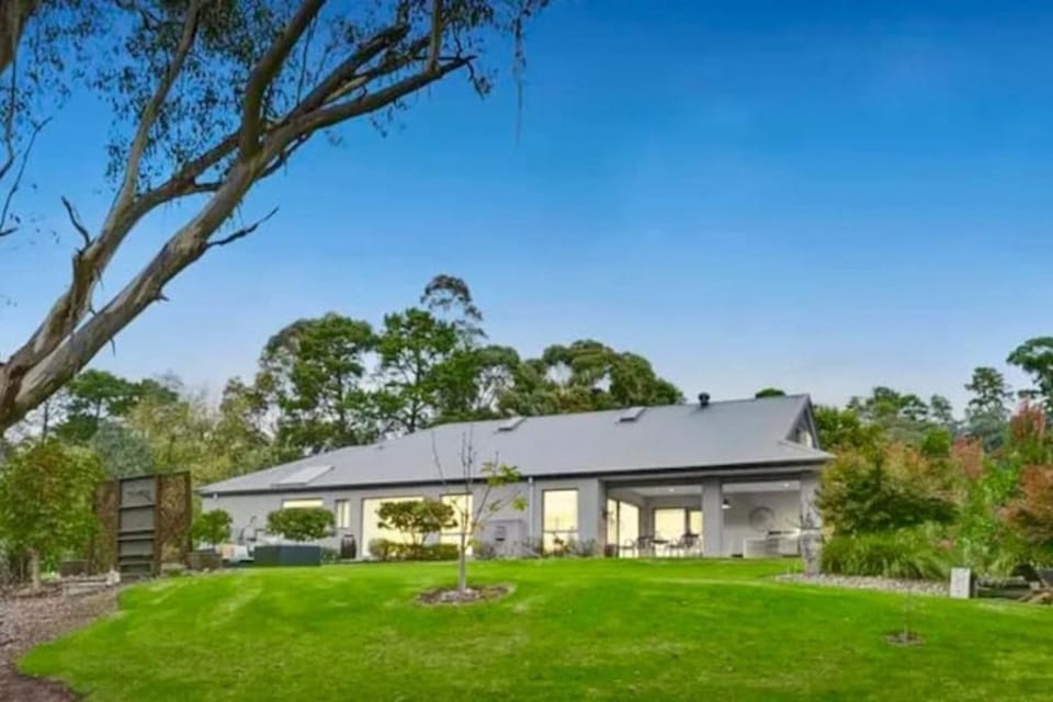 Manna Gum Retreat House in Melbourne