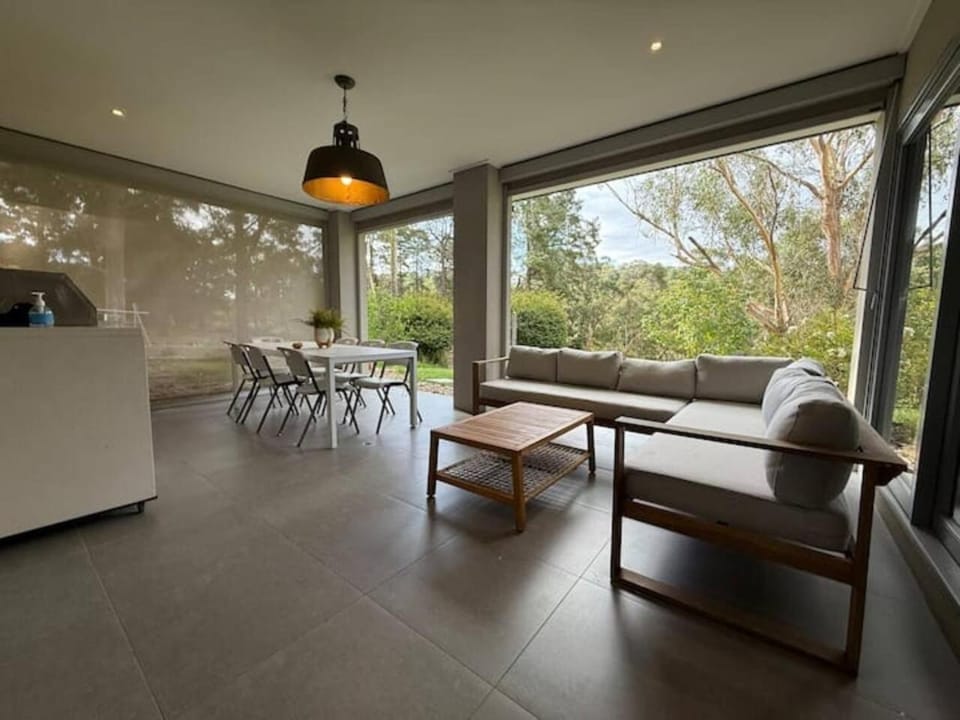 Manna Gum Retreat House in Melbourne