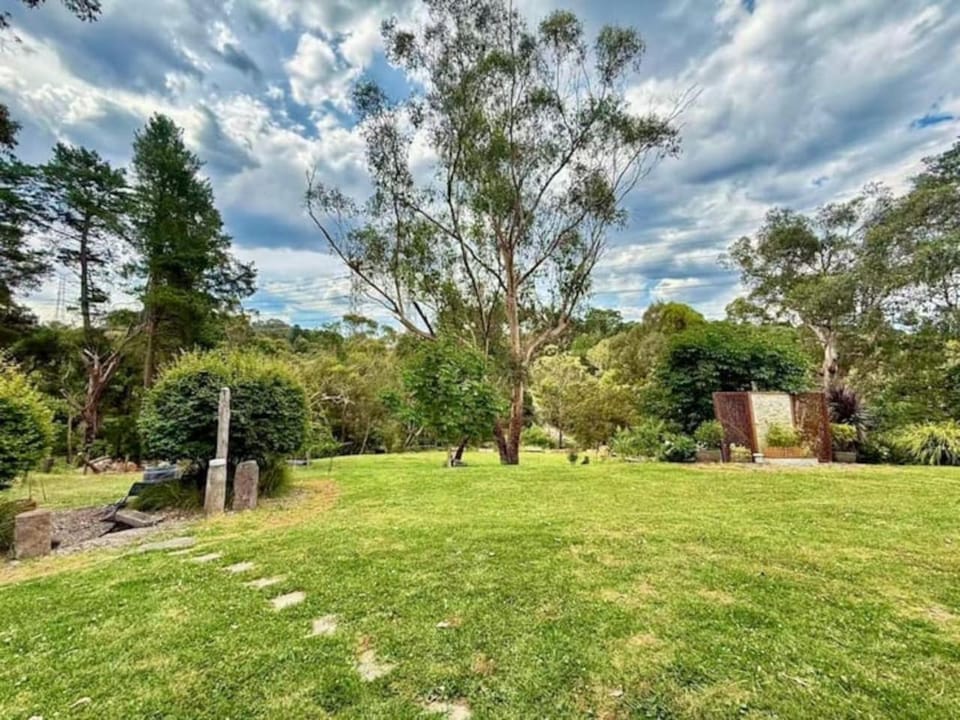 Manna Gum Retreat House in Melbourne