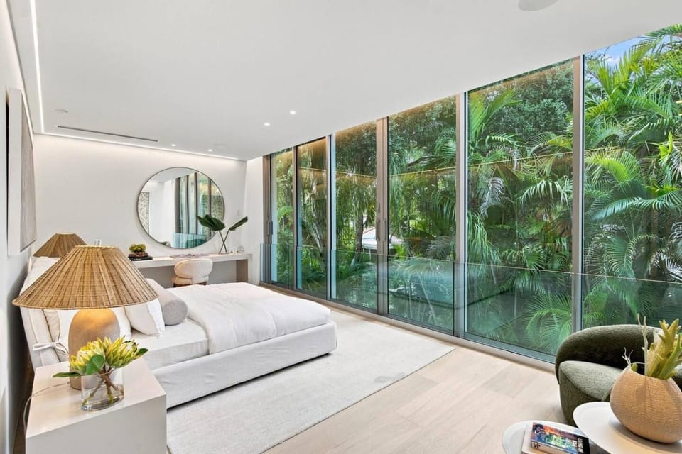 Tropical Modern House House in Coconut Grove