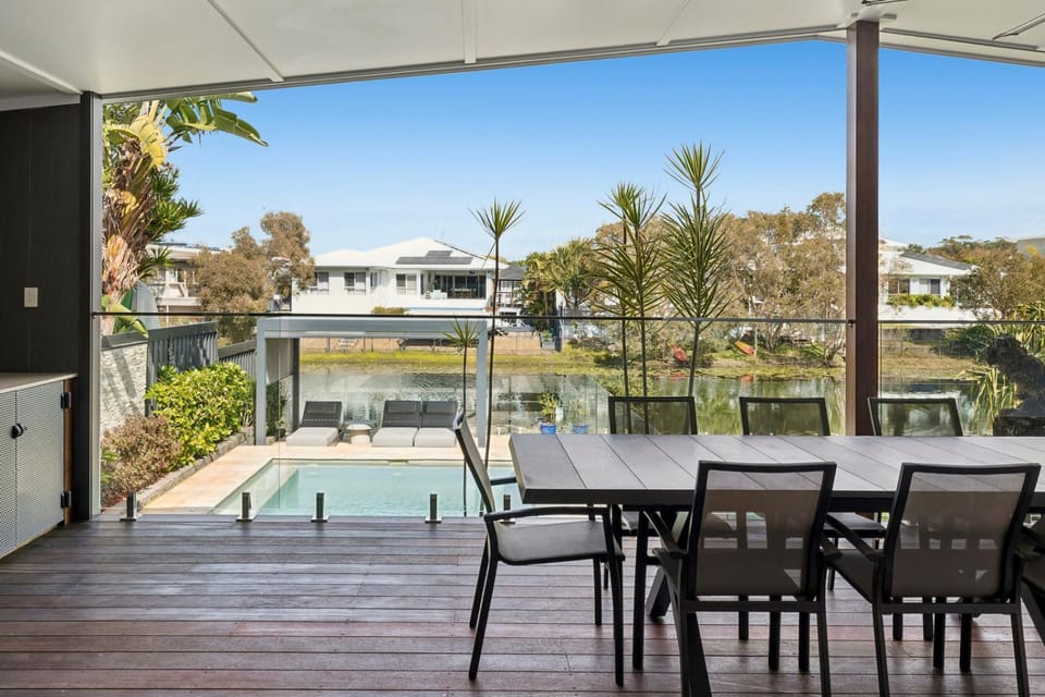 Patio, View (from property/room), Balcony/Terrace, Dining area, Pool view, Swimming pool