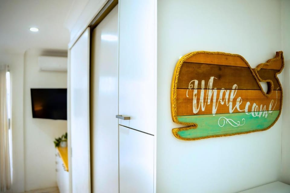 Manly Beachside Apartment, FREE Parking, Pool and Gym Apartment in Manly