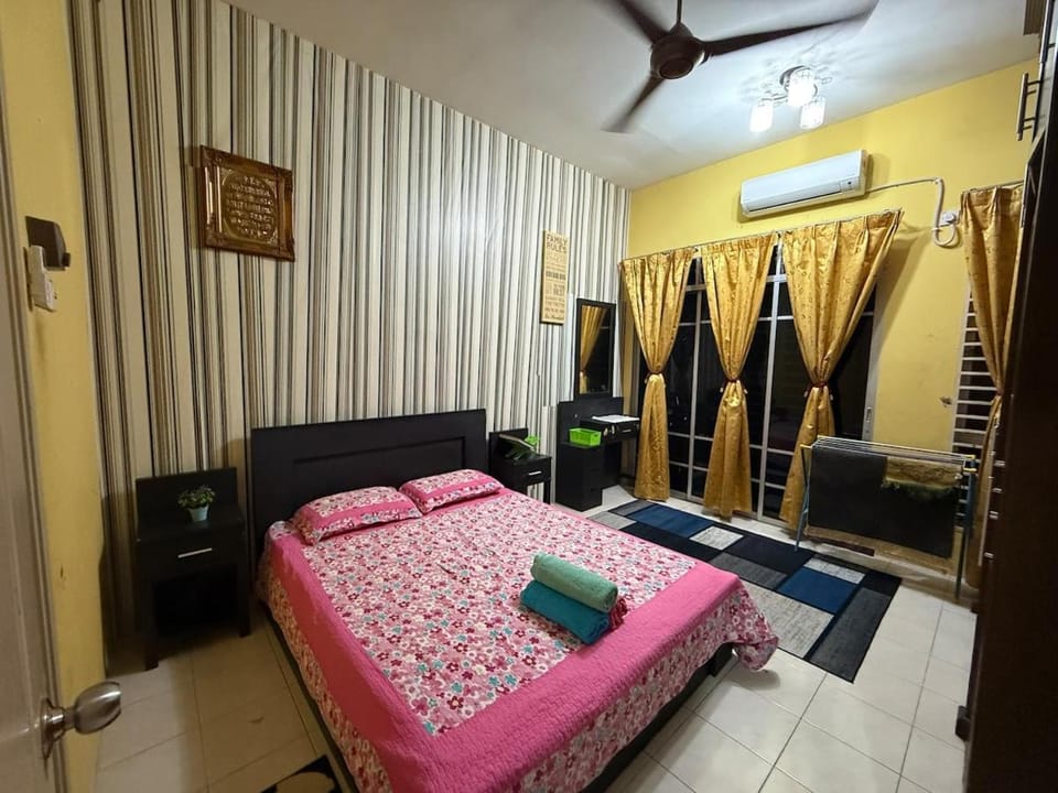 Homestay Kami House in Perak Tengah District
