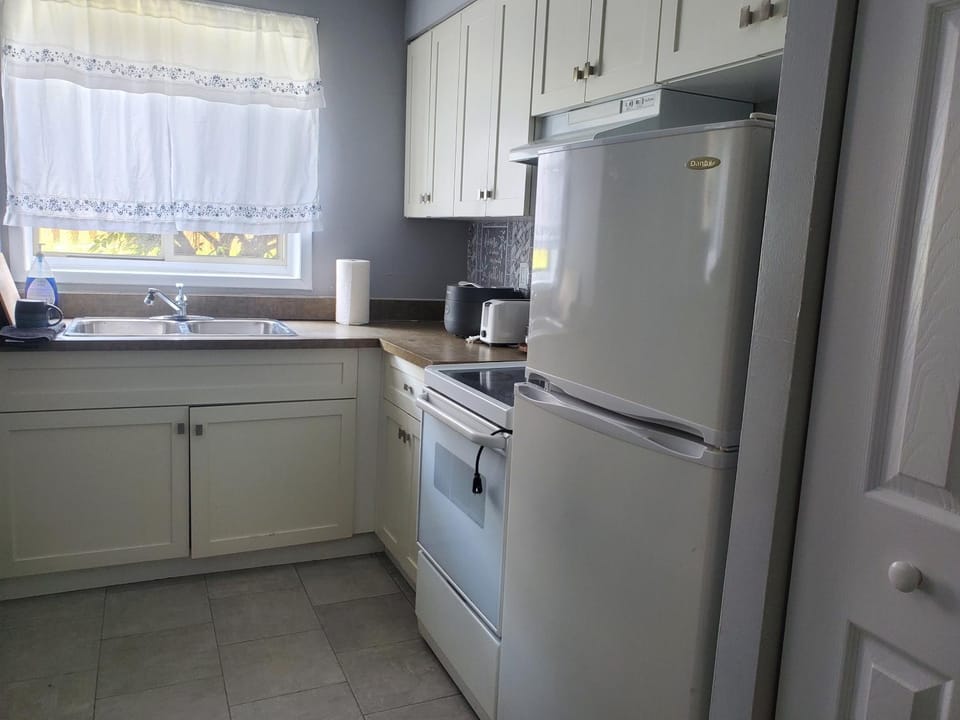 Flower Town Apartment in Windsor
