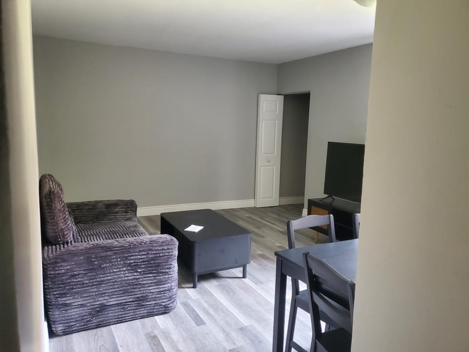 Flower Town Apartment in Windsor