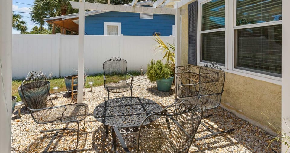 Pinetree Palace - 4BR Cozy Home House in Sunnyside