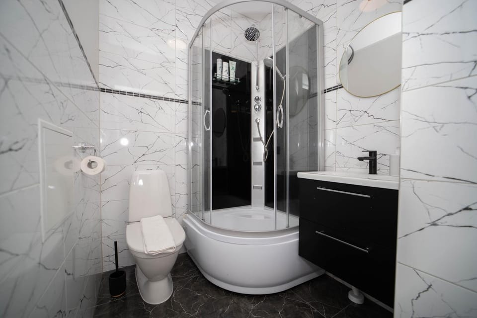Shower, Toilet, Bathroom