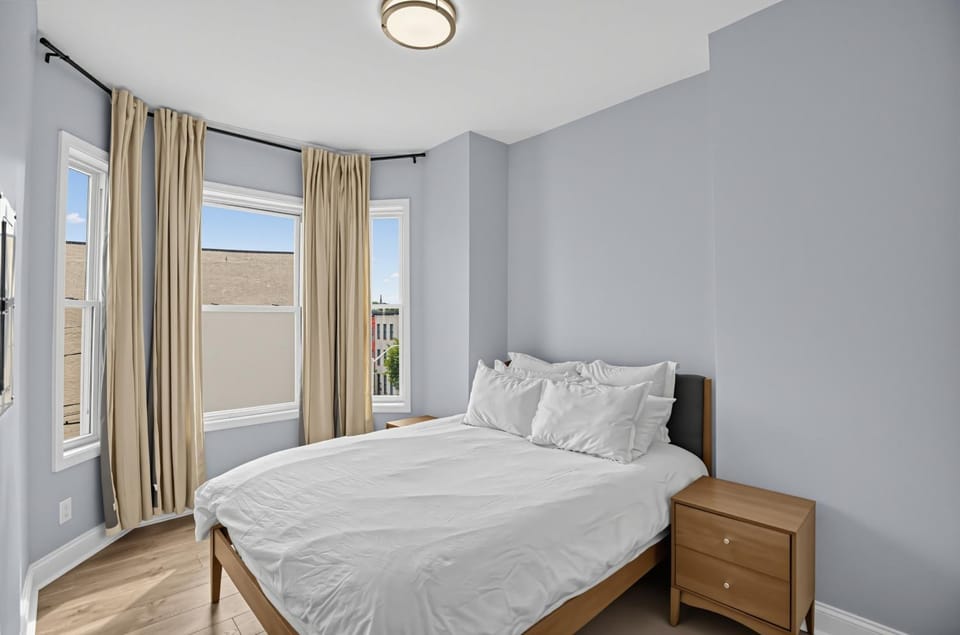 Expansive Urban Canvas in Baltimore apts Apartment in Baltimore