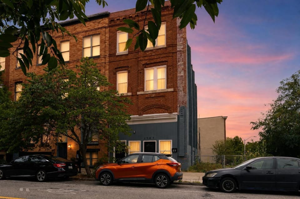Expansive Urban Canvas in Baltimore apts Apartment in Baltimore