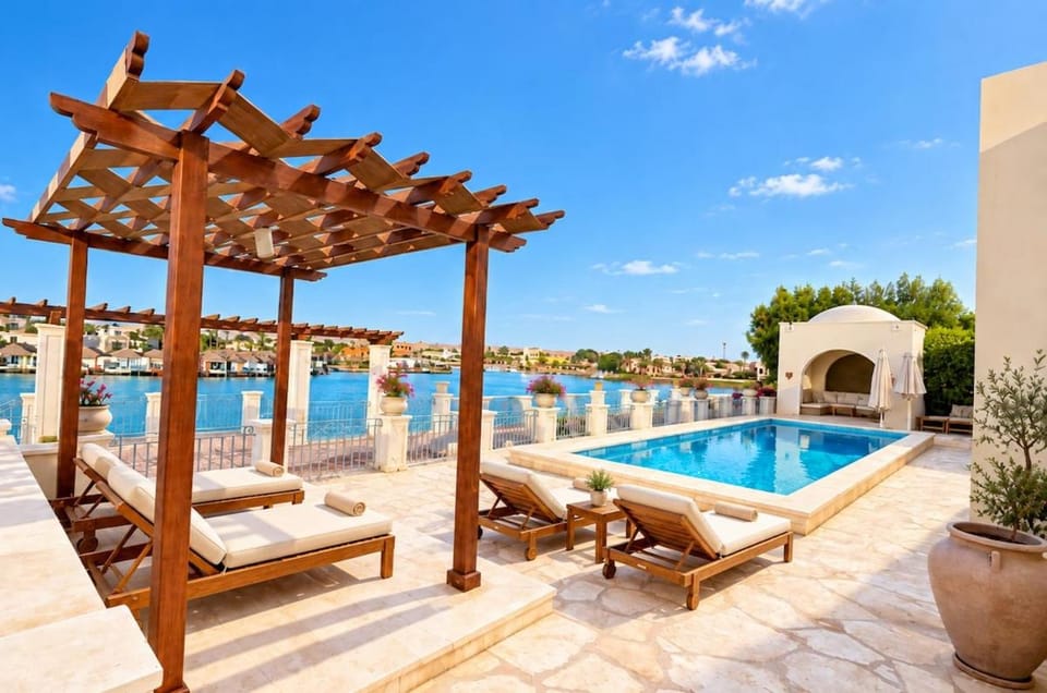 Luxury Waterfront, Privet Beach, Heated Pool Hill Villa - Elgouna House in Hurghada