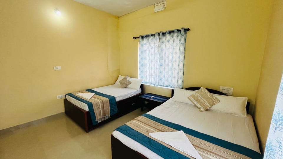 Bed, Photo of the whole room, Bedroom, towels, air conditioner