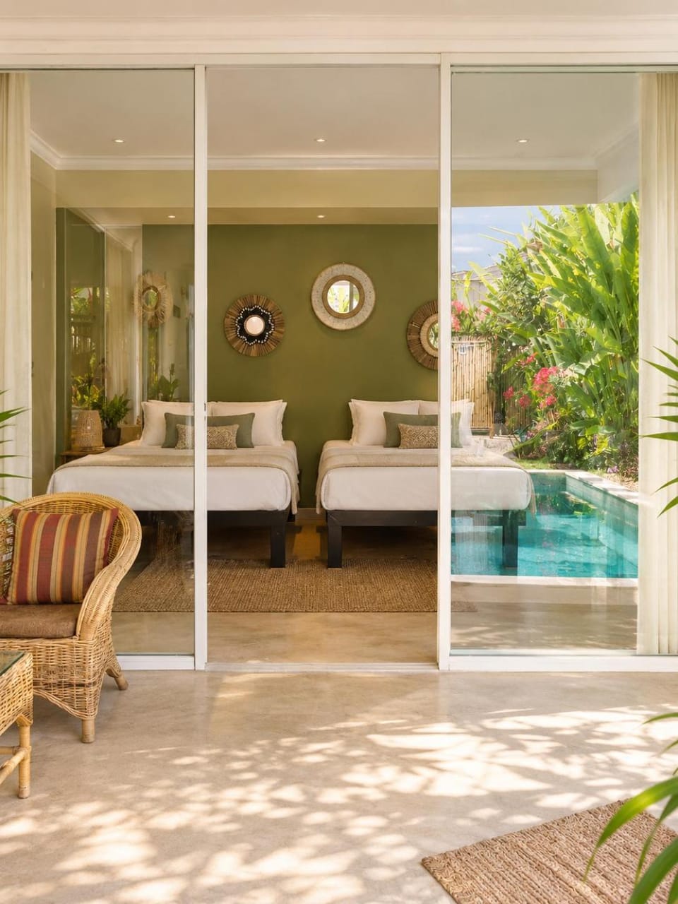 Bedroom, Garden view, Family