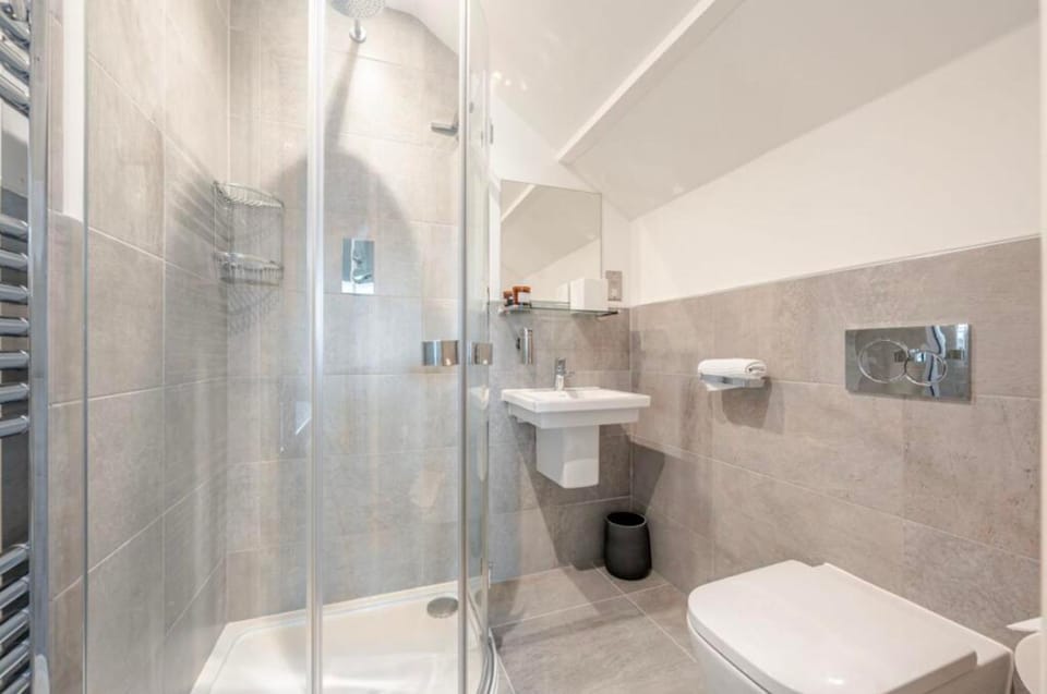 Elegant Harrogate Retreat | Spacious & Bright Apartment in Harrogate