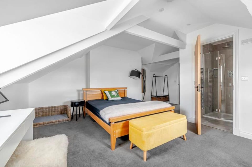 Elegant Harrogate Retreat | Spacious & Bright Apartment in Harrogate