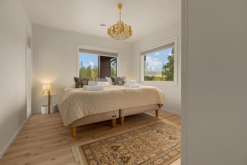 Bed, View (from property/room), Bedroom, Seasons, towels