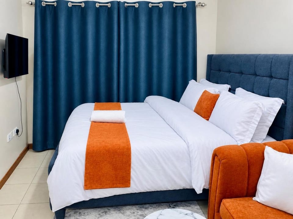 Bed, TV and multimedia, Bedroom