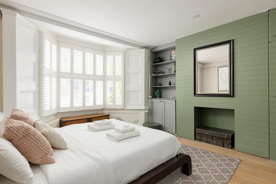 Bed, Bedroom