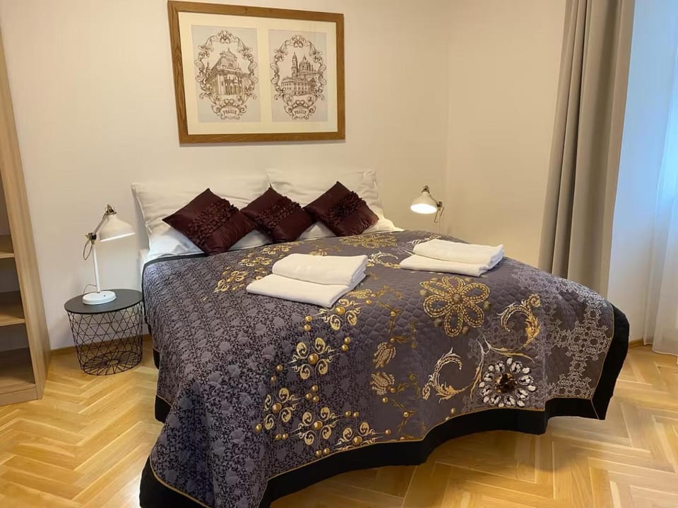 Bed, Bedroom