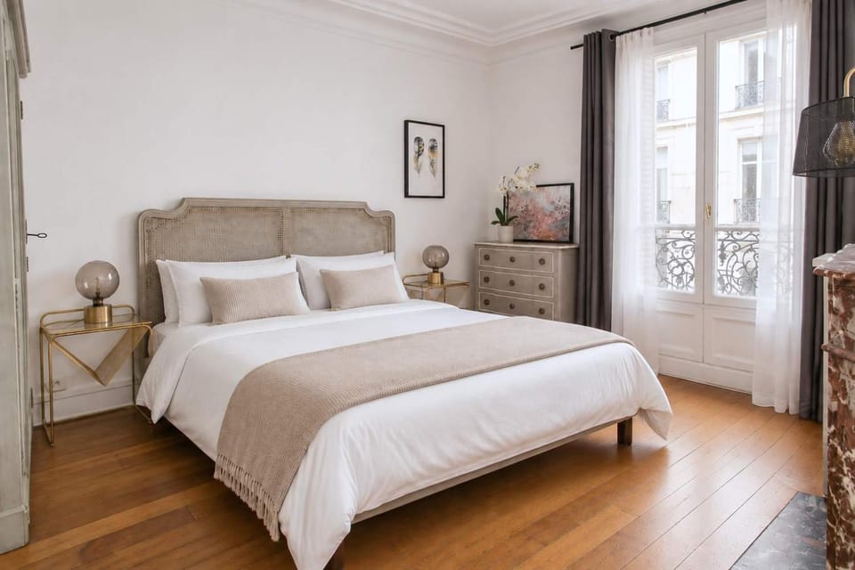 BnBNova - 2BR - Le Bon Marche & St Germain Apartment in Paris