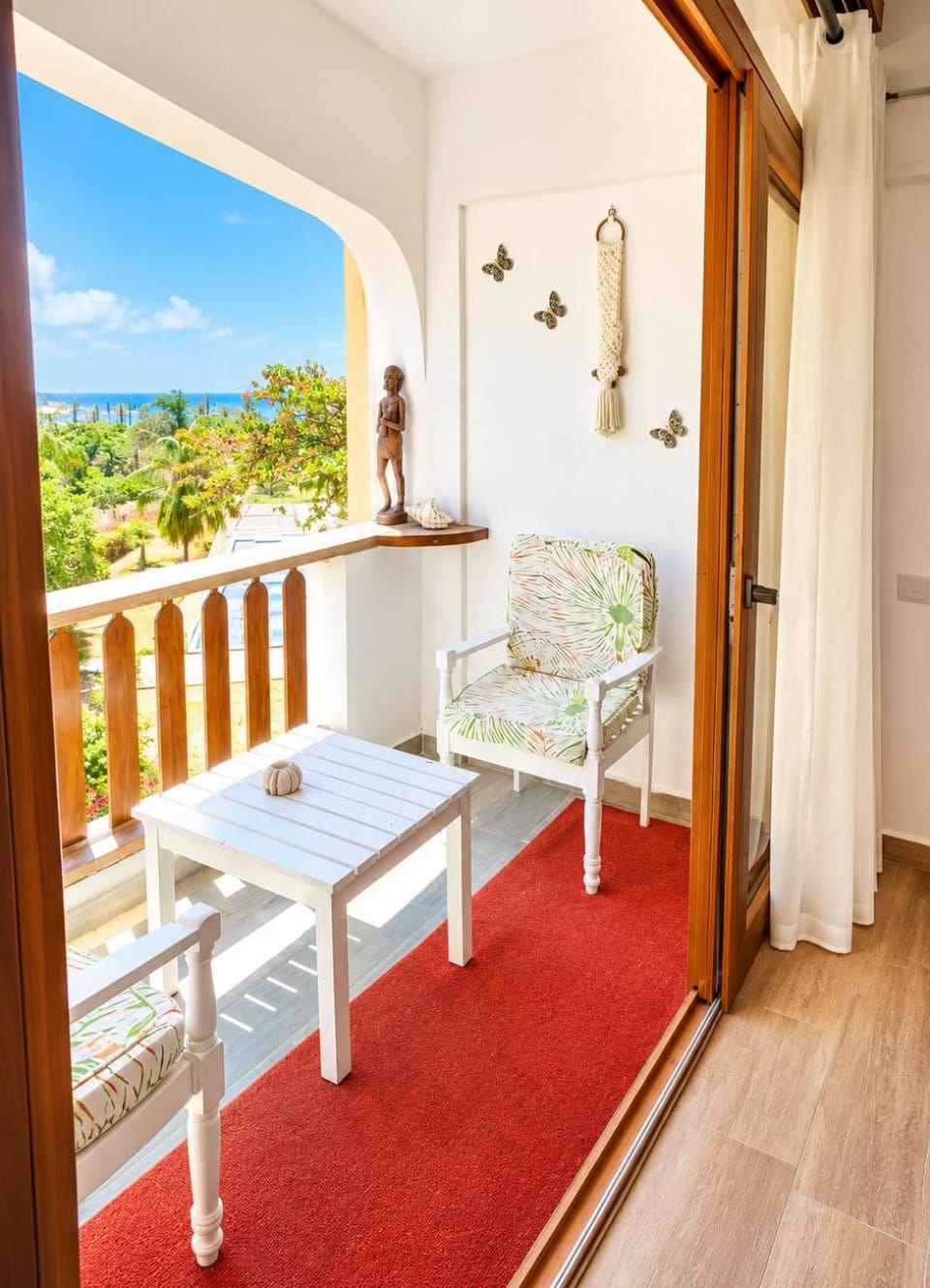 Diani Beachfront Studios Jetskis Pool BeachParties Fun Apartment in Diani Beach