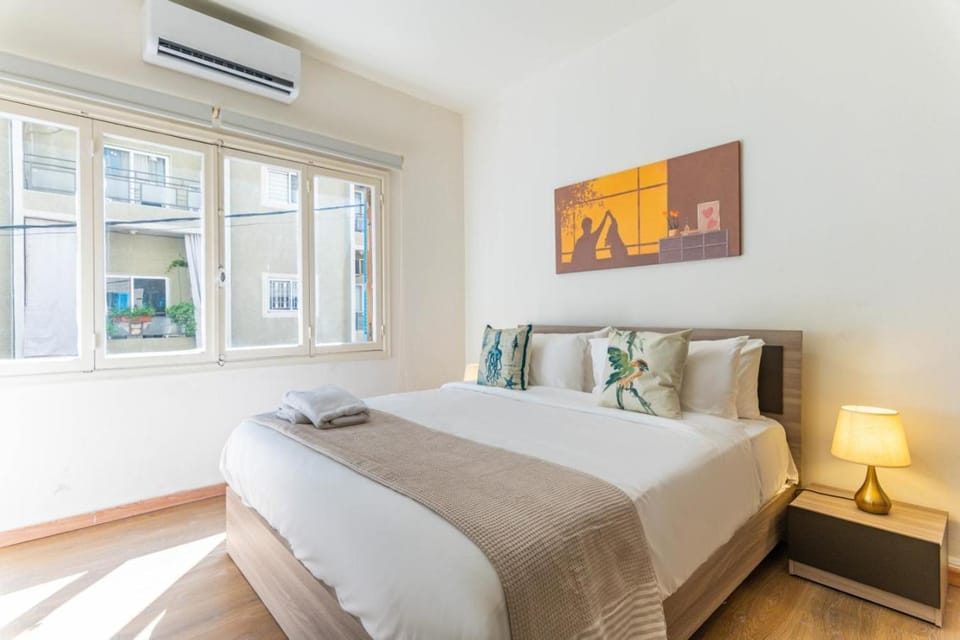 Bed, Photo of the whole room, Bedroom, towels, air conditioner