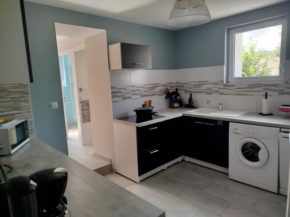 Kitchen or kitchenette, Living room