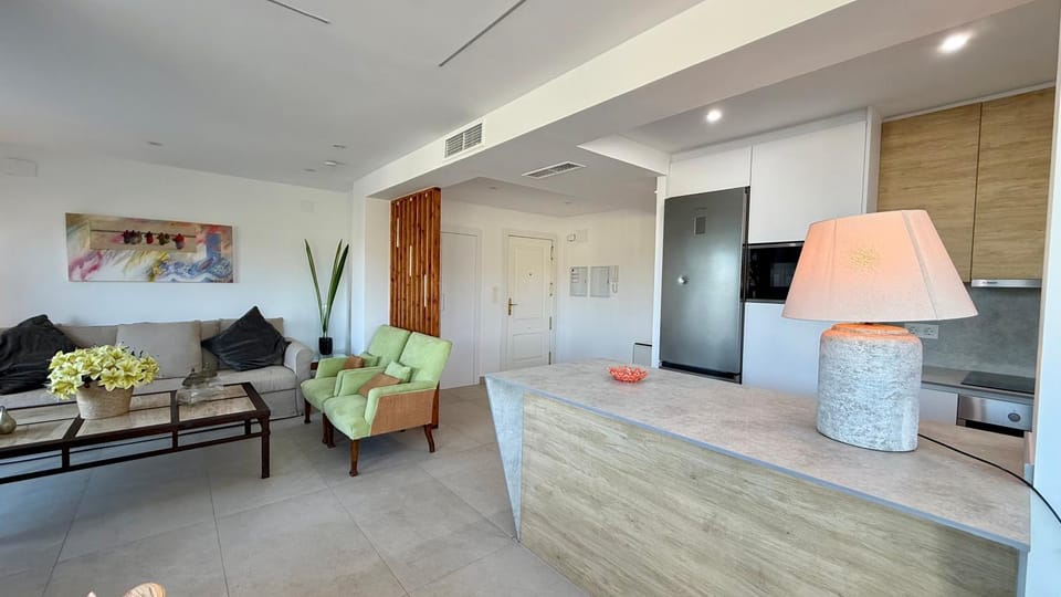 Communal lounge/ TV room, TV and multimedia, Kitchen or kitchenette, Living room, Dining area
