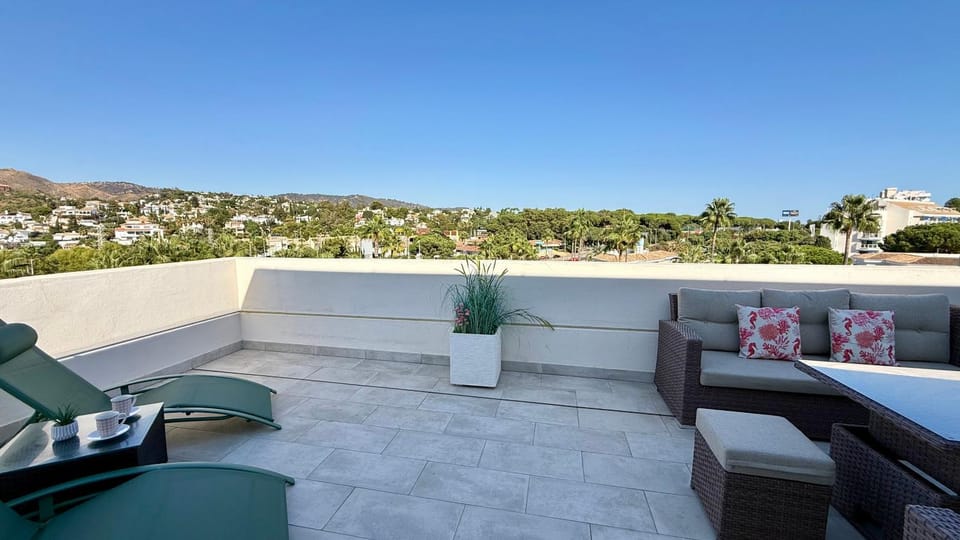 Patio, Natural landscape, View (from property/room), Balcony/Terrace, City view, Garden view, Landmark view, Mountain view, Street view, sunbed