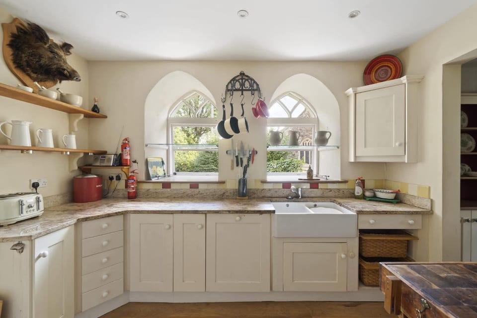 Grade II Listed House & Garden in Idyllic Village House in Mid Devon District