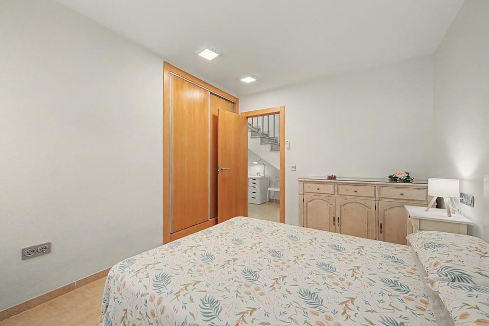 Property building, Living room, Bedroom