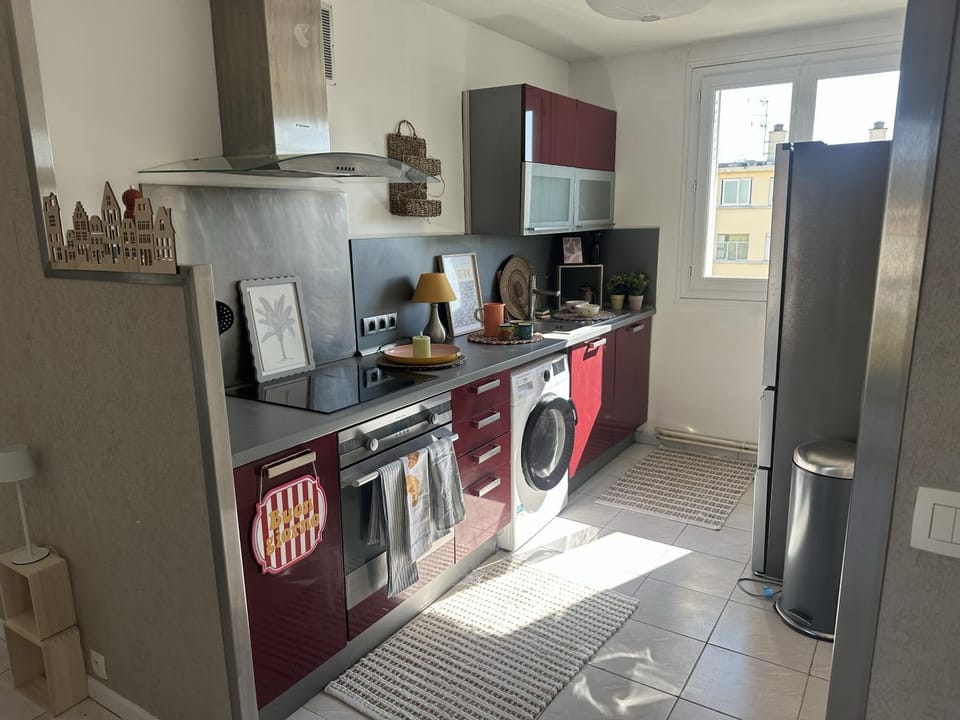 Kitchen or kitchenette