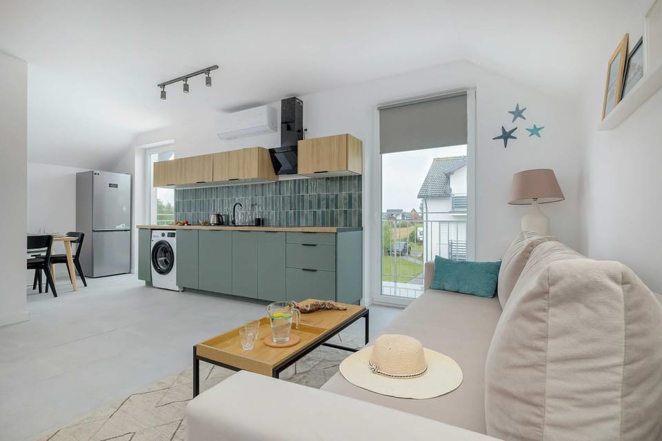 Kitchen or kitchenette, Living room, Seating area, Dining area, dishwasher, pet friendly, stove, washing machine