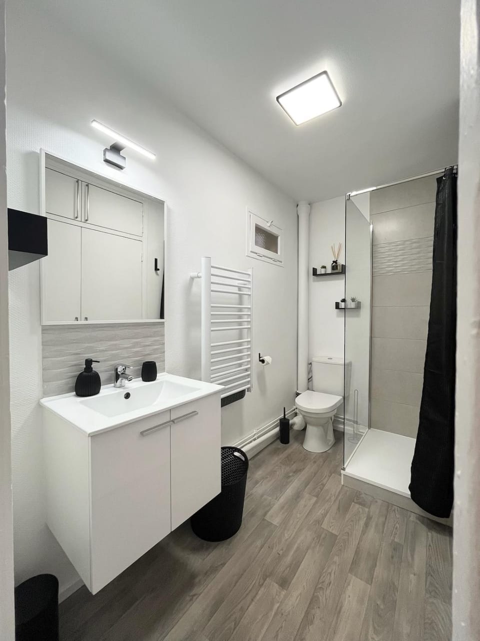 Studio Mondeville, Studio central tout équipé Apartment in Normandy