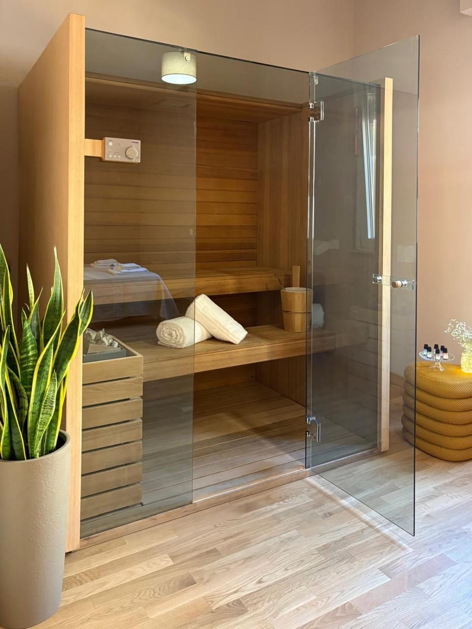 Bathroom, towels, wardrobe