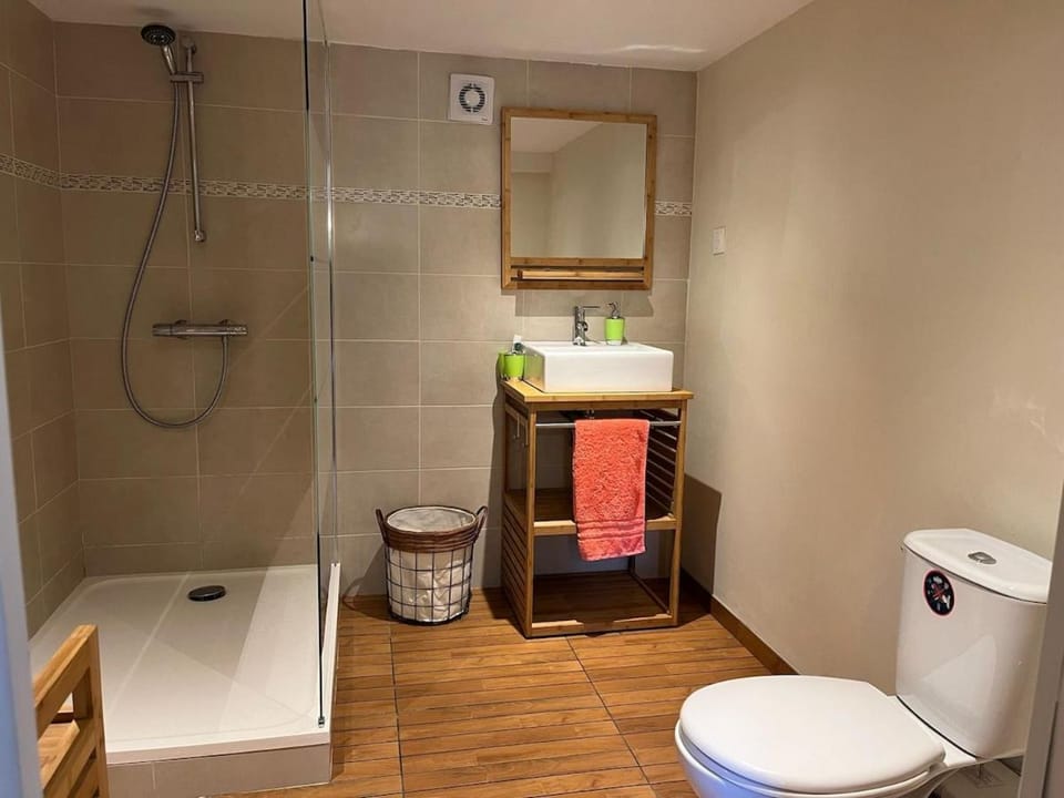 Maison Hérouville avec 4 chambres, avec 2 salles de bain Apartment in Caen