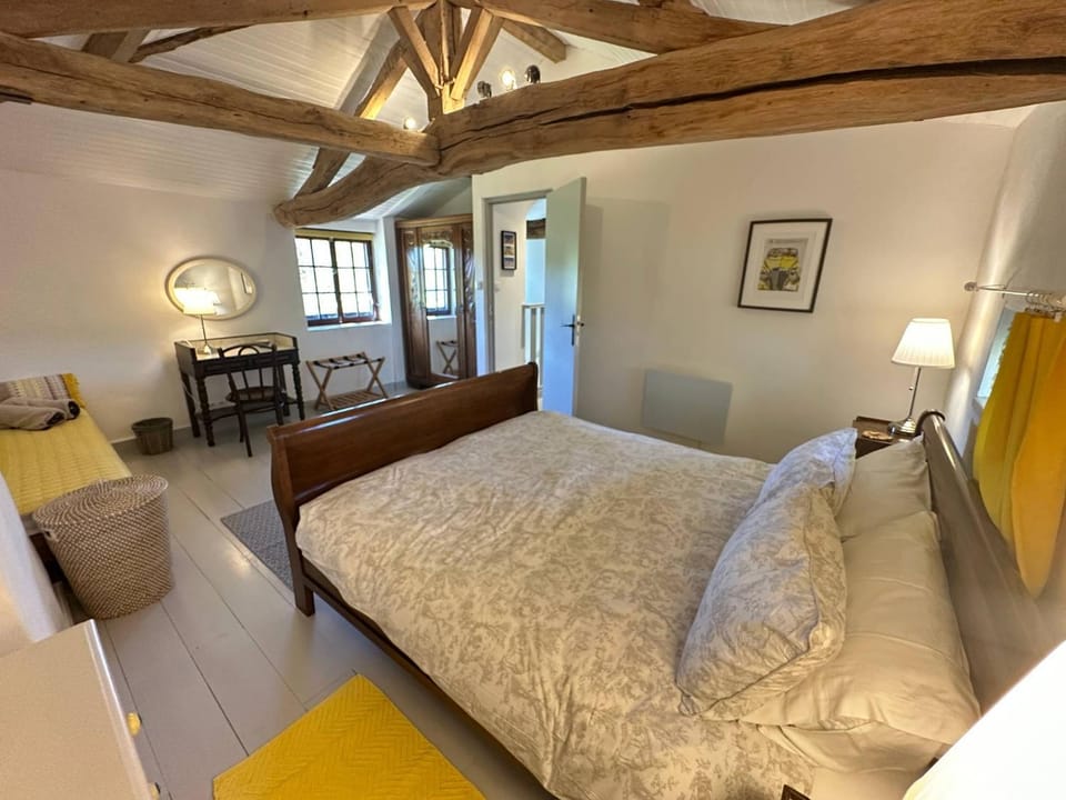 Property building, Living room, Bedroom