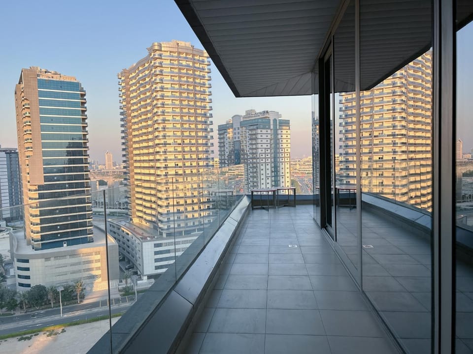 Modern 1BR Apartment in Matrix Tower, Dubai Sports City Apartment in Dubai